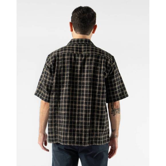 NEW CORRIDOR wavy linen shirt in black - Picture 2 of 4